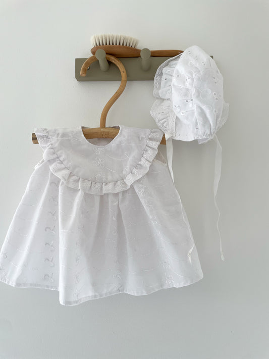 Håndsyet dåbssæt med kyse