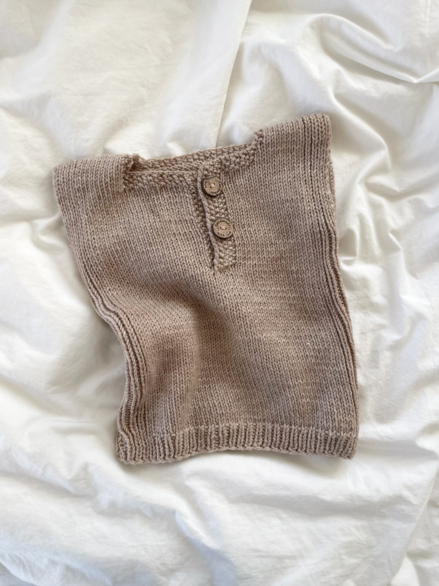 Håndstrikket beige vest i uld, 12 mdr