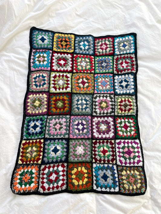 Håndlavet hæklet babytæppe - multi