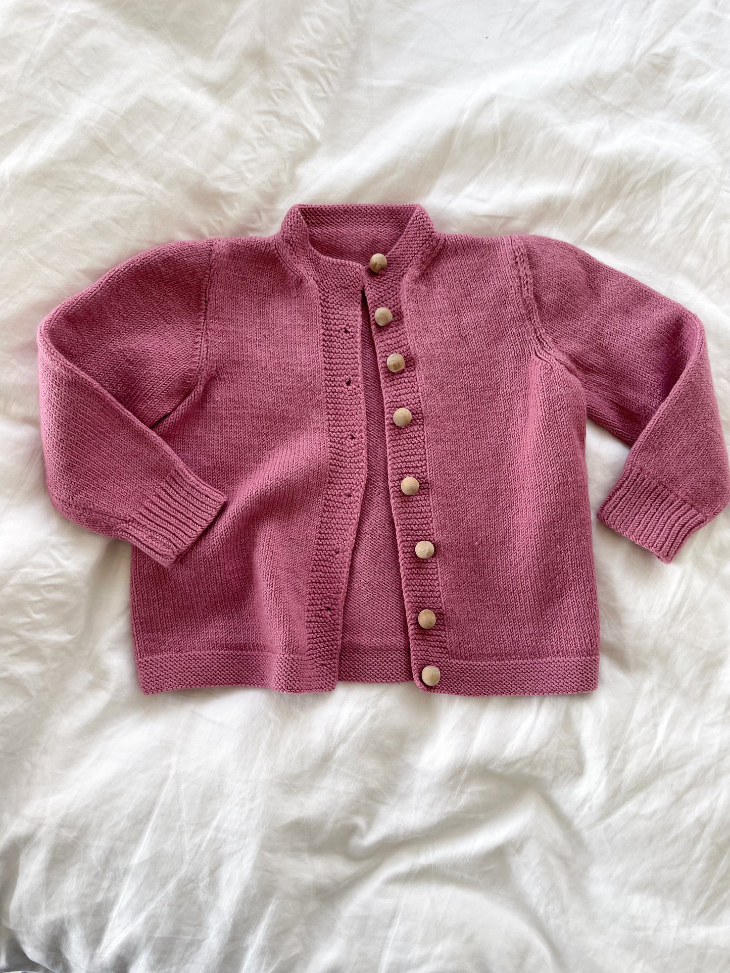 Håndstrikket cardigan i Merino