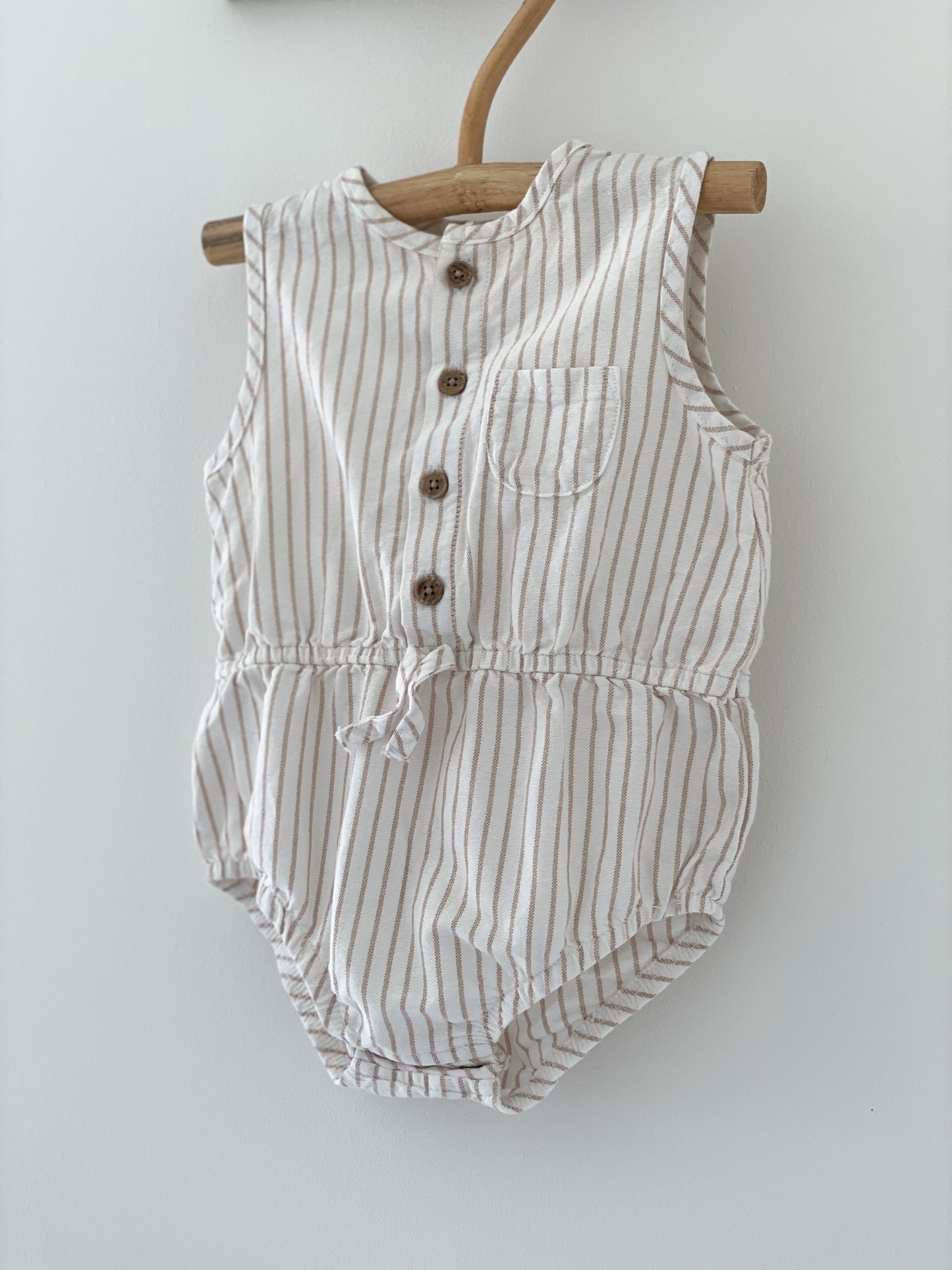 Stribet romper str. 6-9 mdr