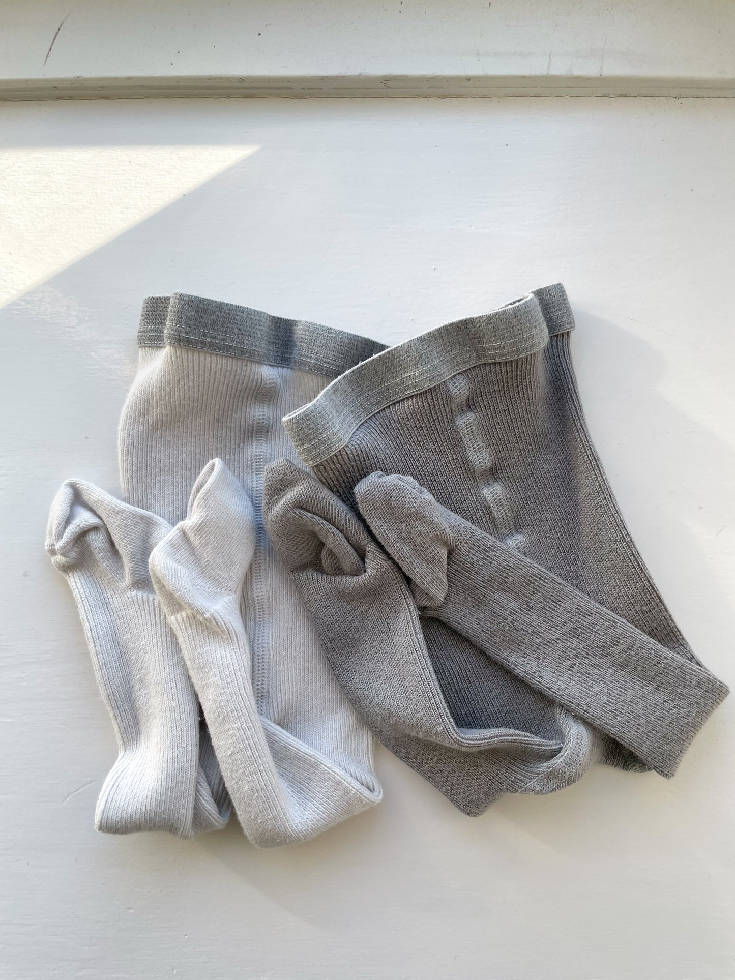 LIMONADE grå rib strømpebukser str. 0-3 mdr