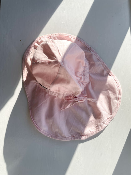 Melton lyserød solhat str. 12-18 mdr