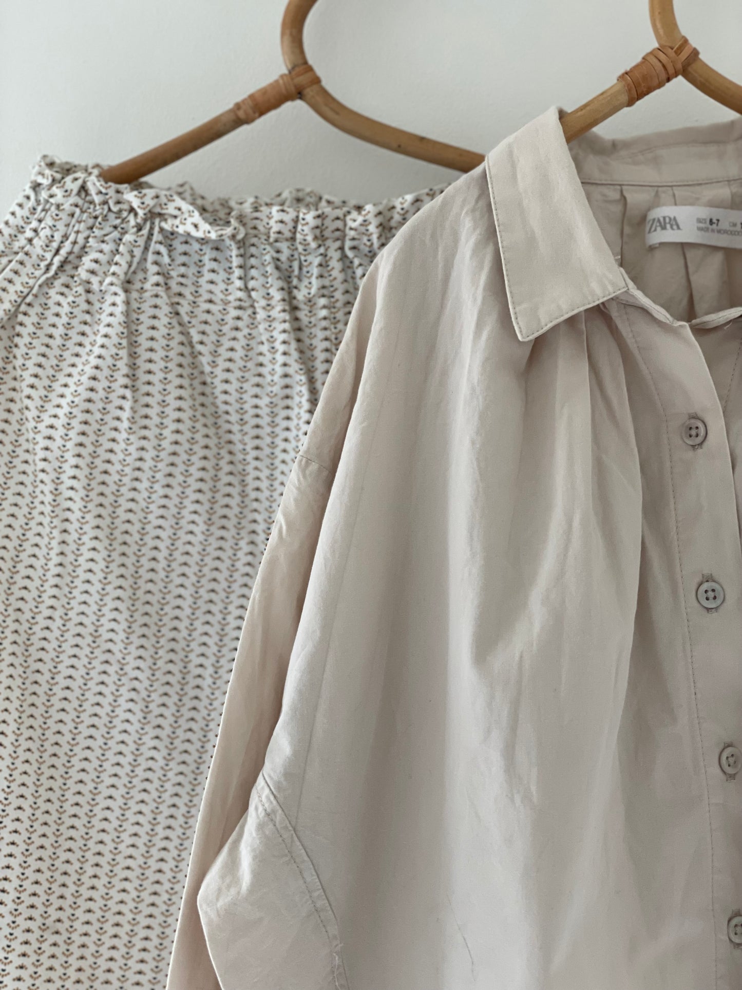 Zara beige skjorte med vidde