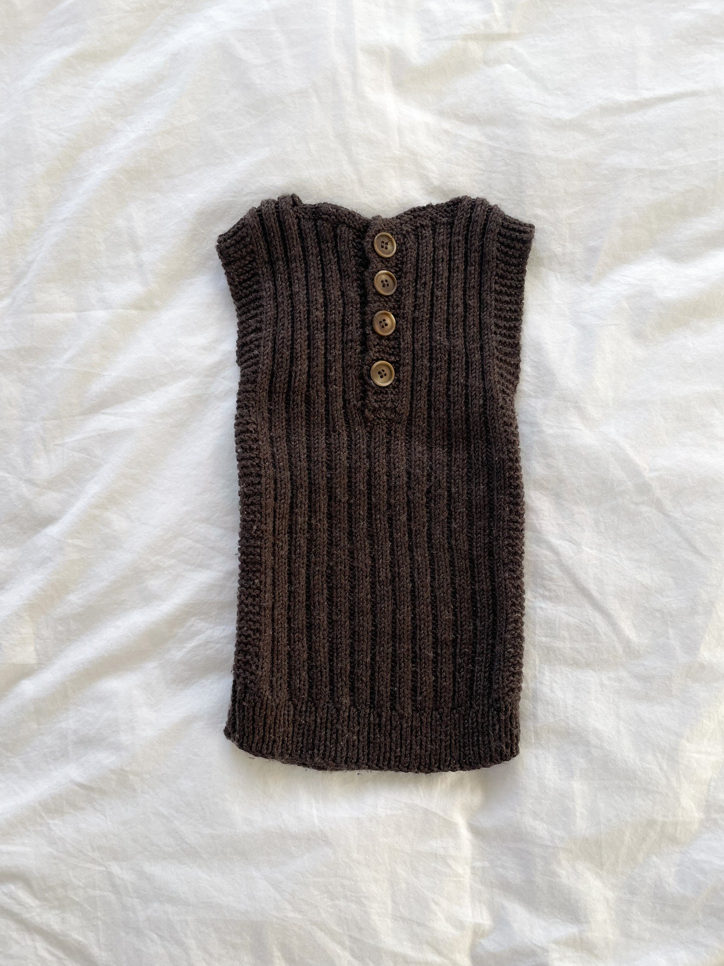 Håndstrikket brun vest i uld, 18 mdr