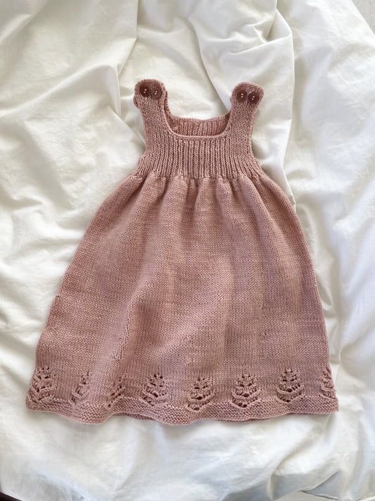 Håndstrikket rosa uldkjole str. 68
