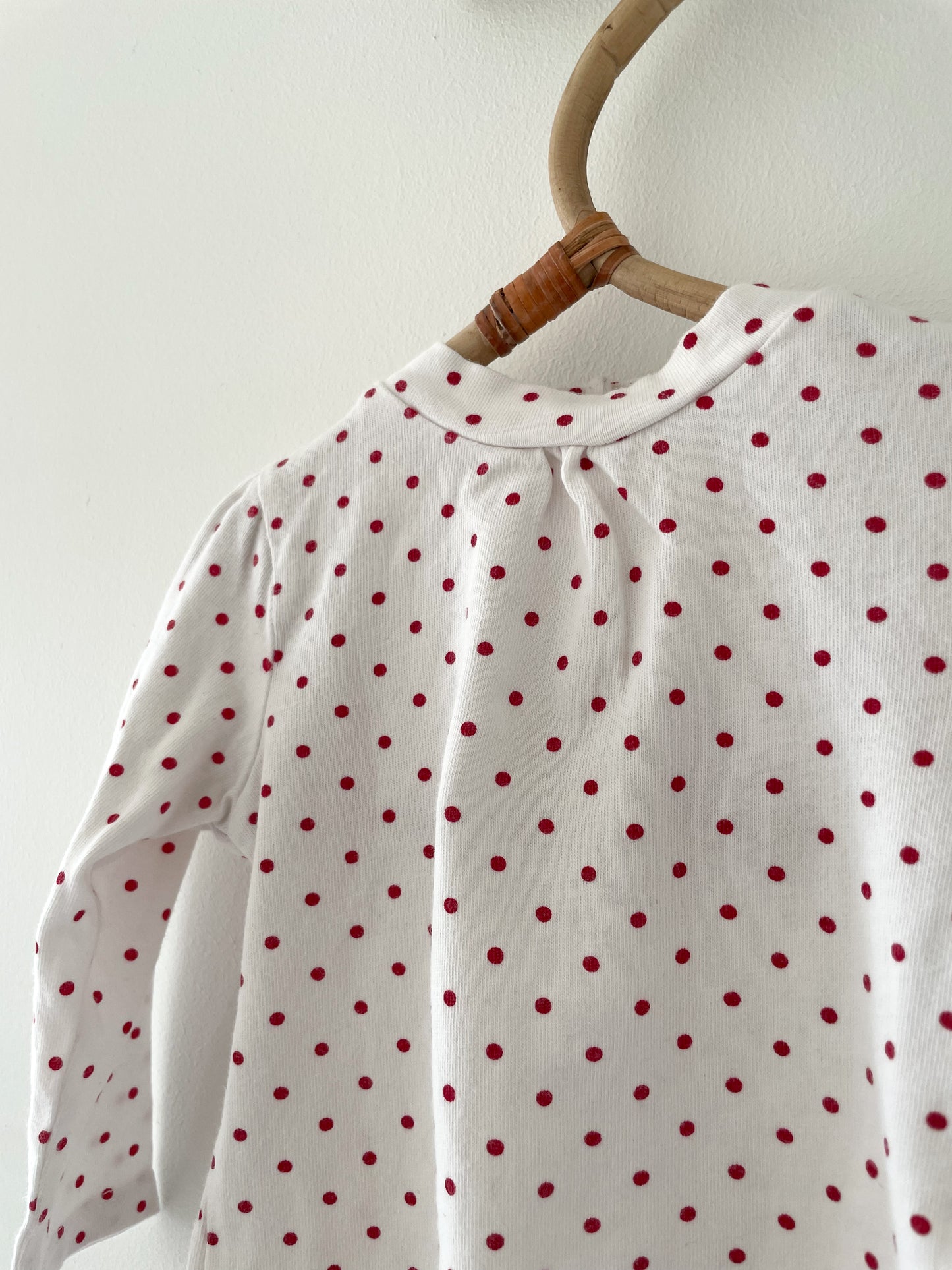 Prikket bomuldsbluse str. 3 mdr