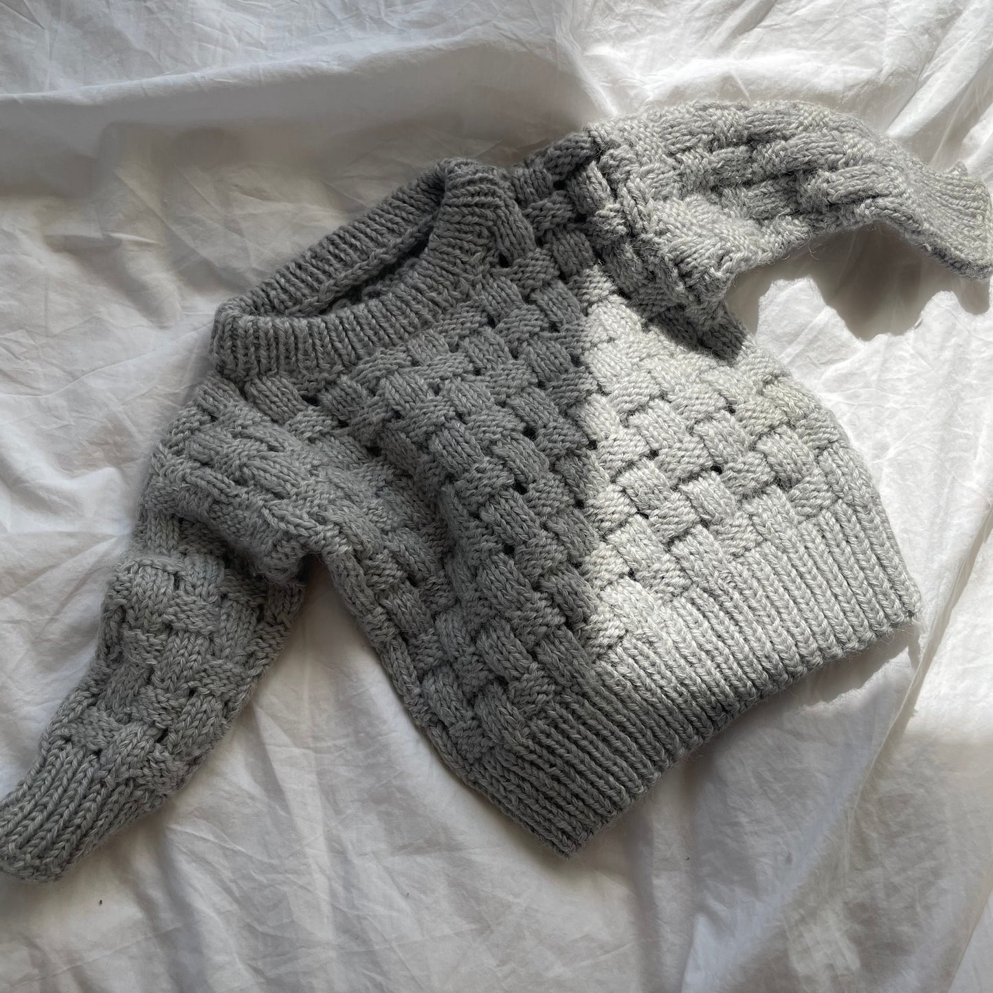 Håndstrikket sweater med flet, Merino str. 9 mdr