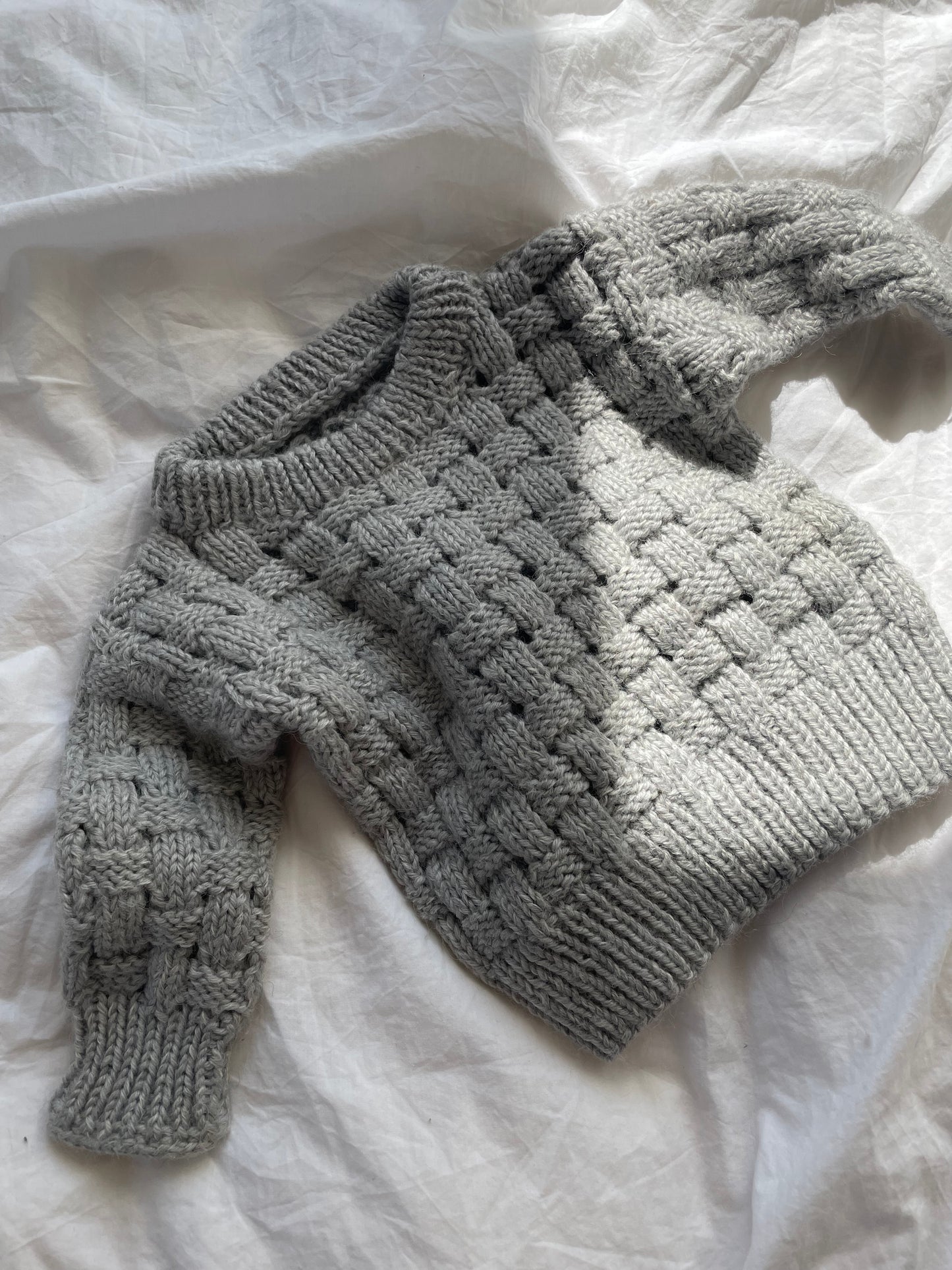 Håndstrikket sweater med flet, Merino str. 9 mdr