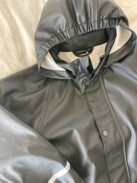 Name it sort regnsæt 7 år