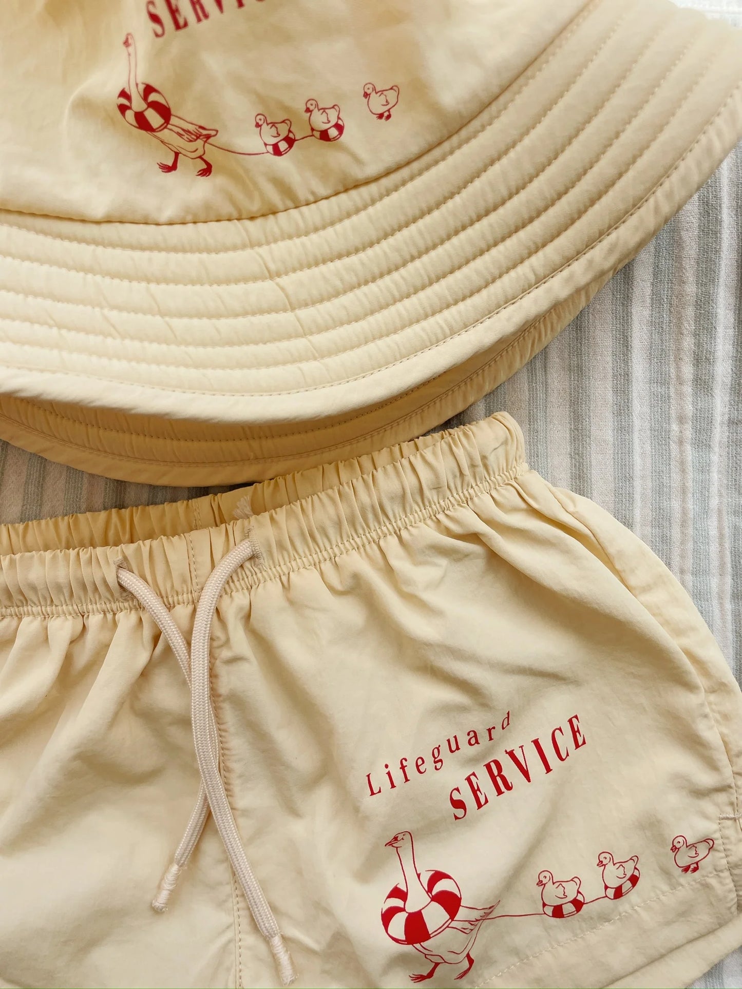 Konges Sløjd Pomio badeshorts - Banana Crepe