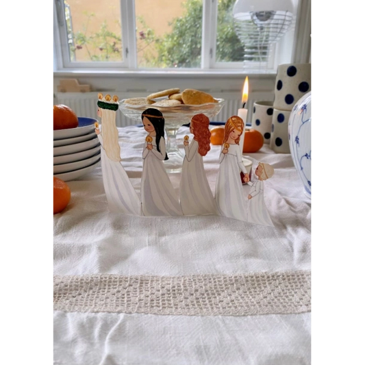 Tall Hat Tales Lucia optog til udklip A5