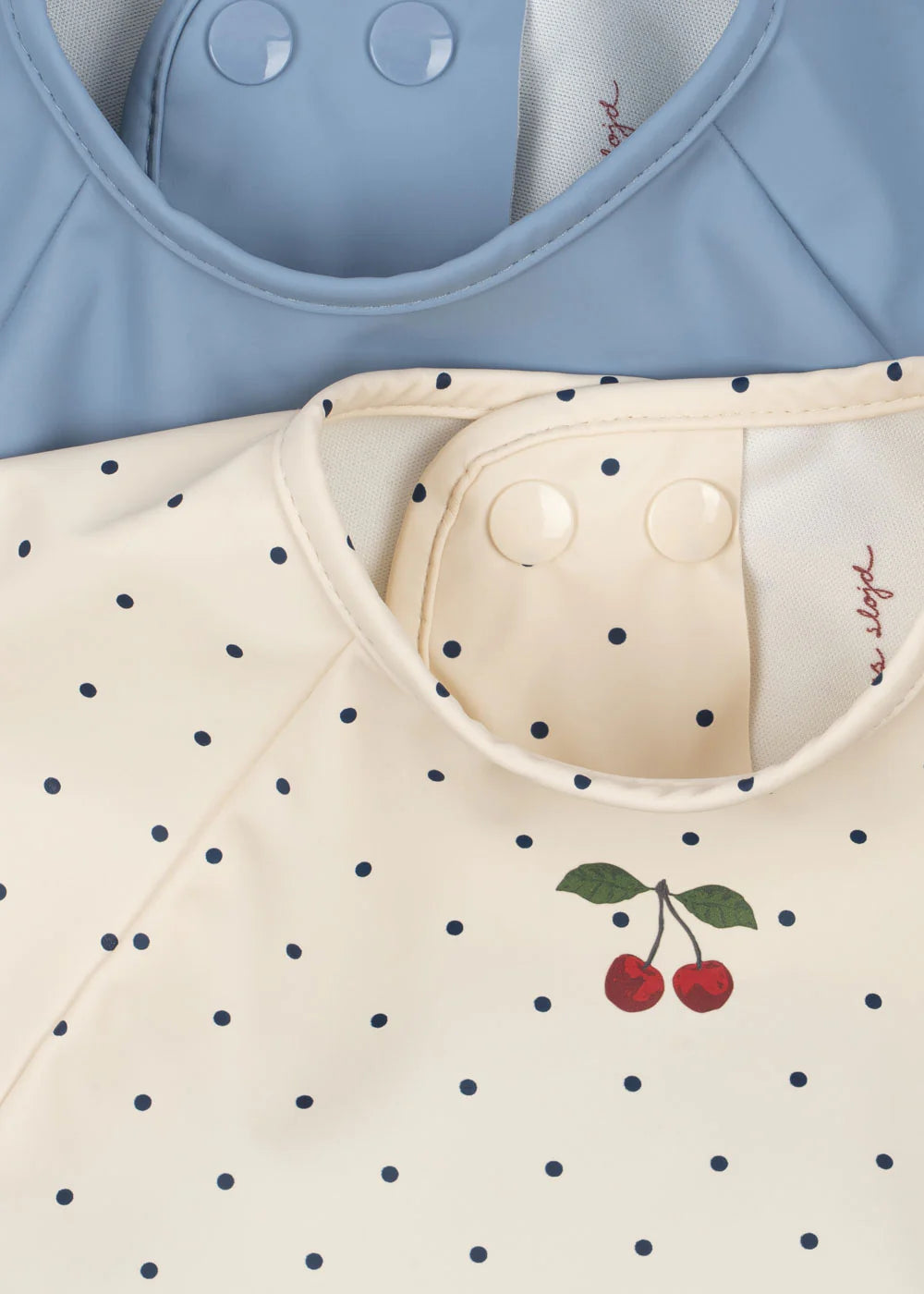 Konges Sløjd 2-Pak Spisesmæk med ærmer - Navy Dot/Rain Washed