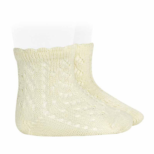 Cóndor babystrømper med hulmønster og bølgekant, Beige
