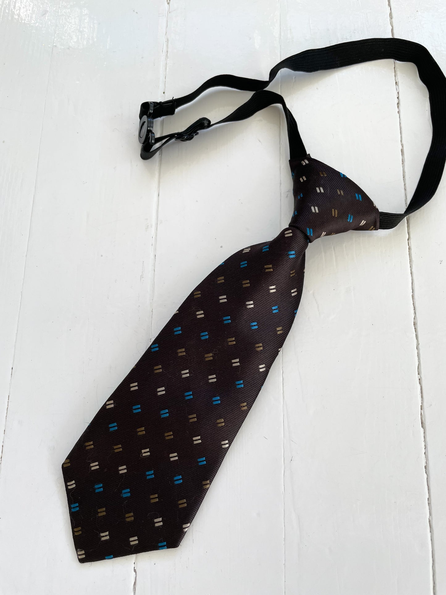 Fint lille slips med elastik