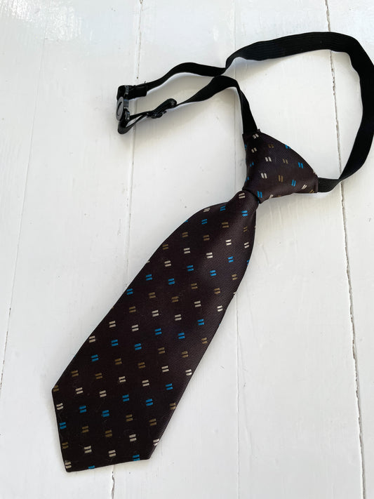 Fint lille slips med elastik