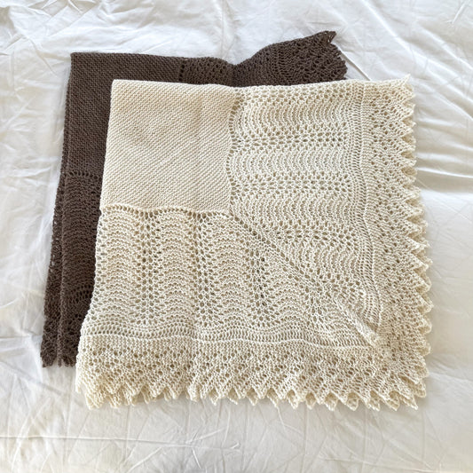 Håndstrikket Mary svøb/tæppe i Merino uld