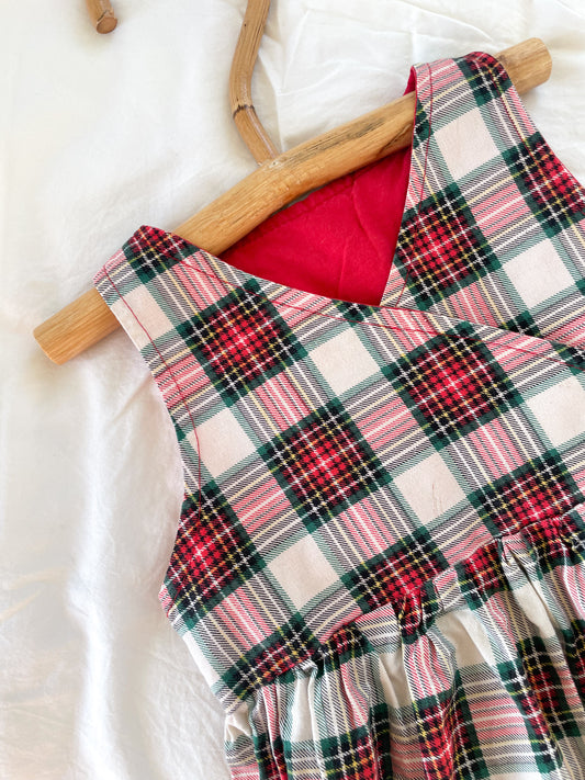 Håndsyet ternet kjole str. 2 år