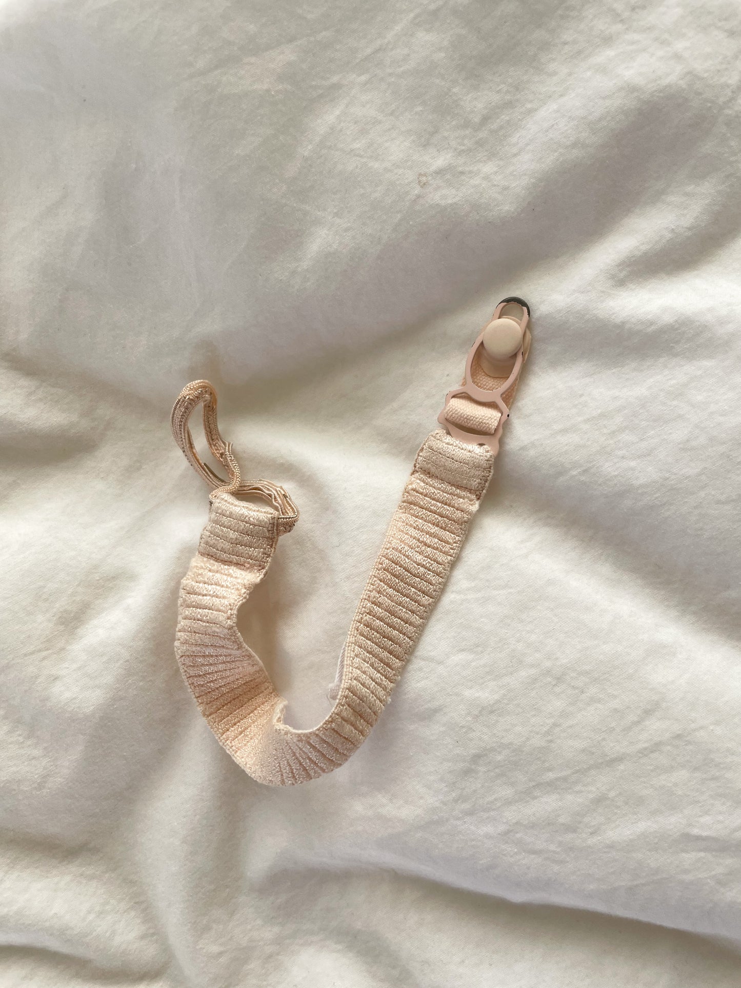 Assars Datter elastisk suttesnor