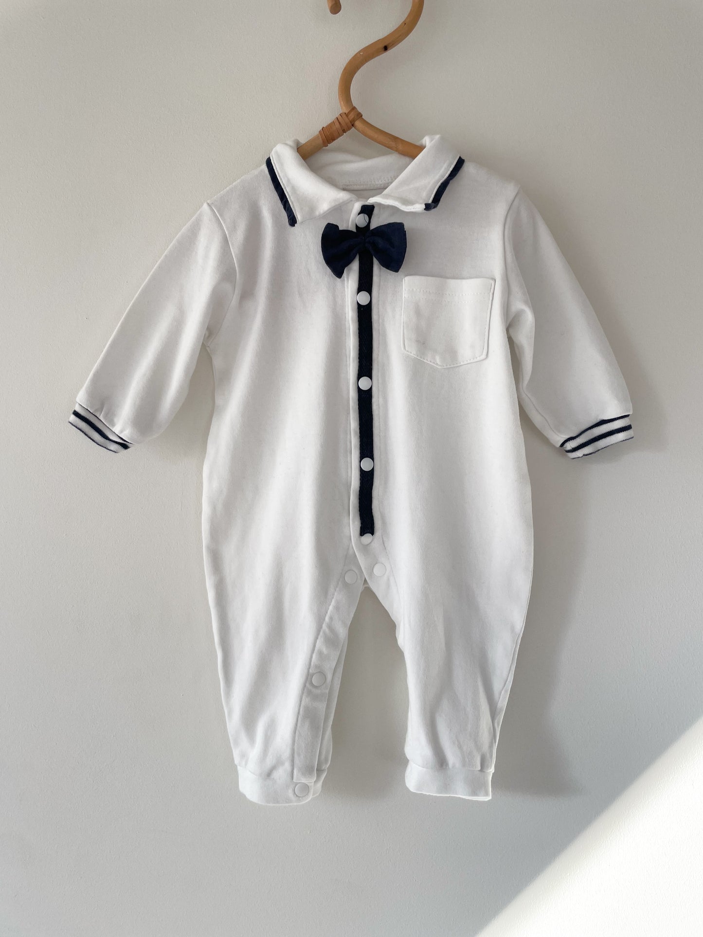 Vintage heldragt med sløjfe str. 3 mdr