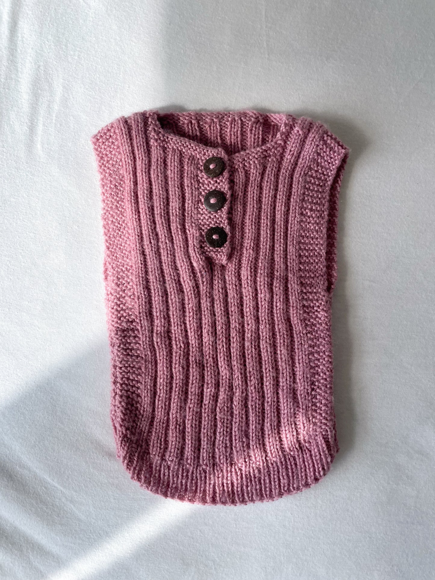 Håndstrikket rosa vest, uld str. 62