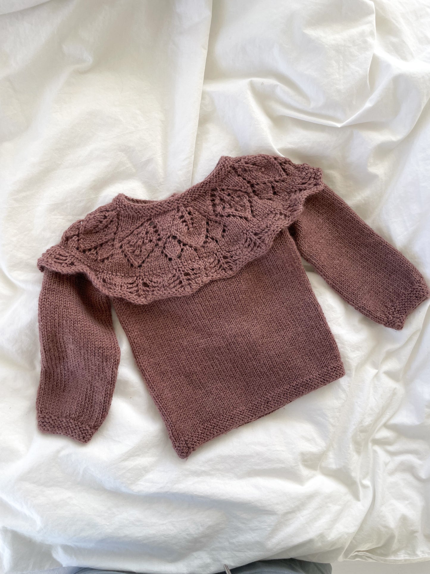 Håndstrikket bluse, uld str. 6 mdr