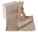 Maileg Hare rangle i plys & stofble - Lys fersken