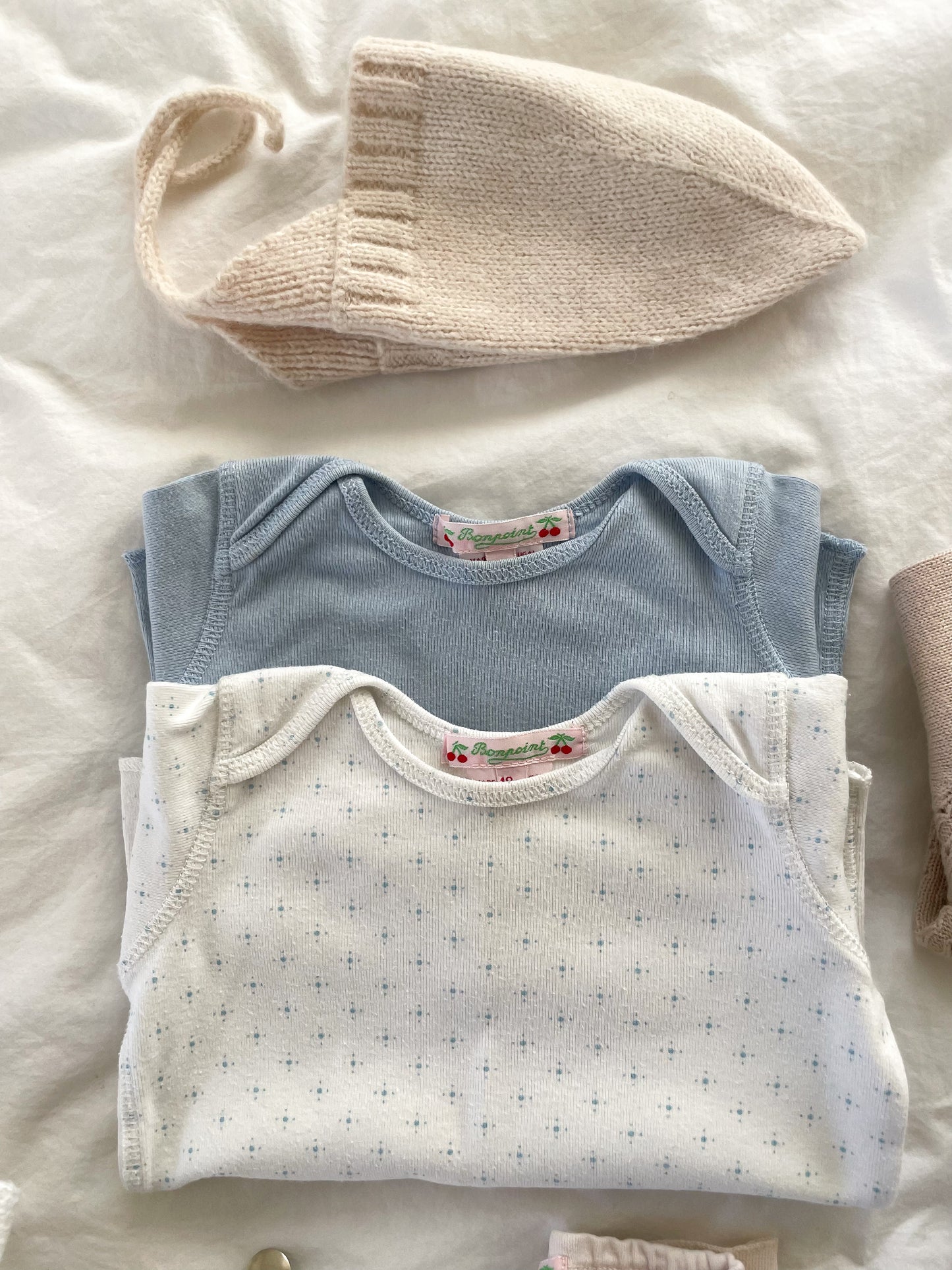 Bonpoint bluse med blåt mønster str. 12 mdr