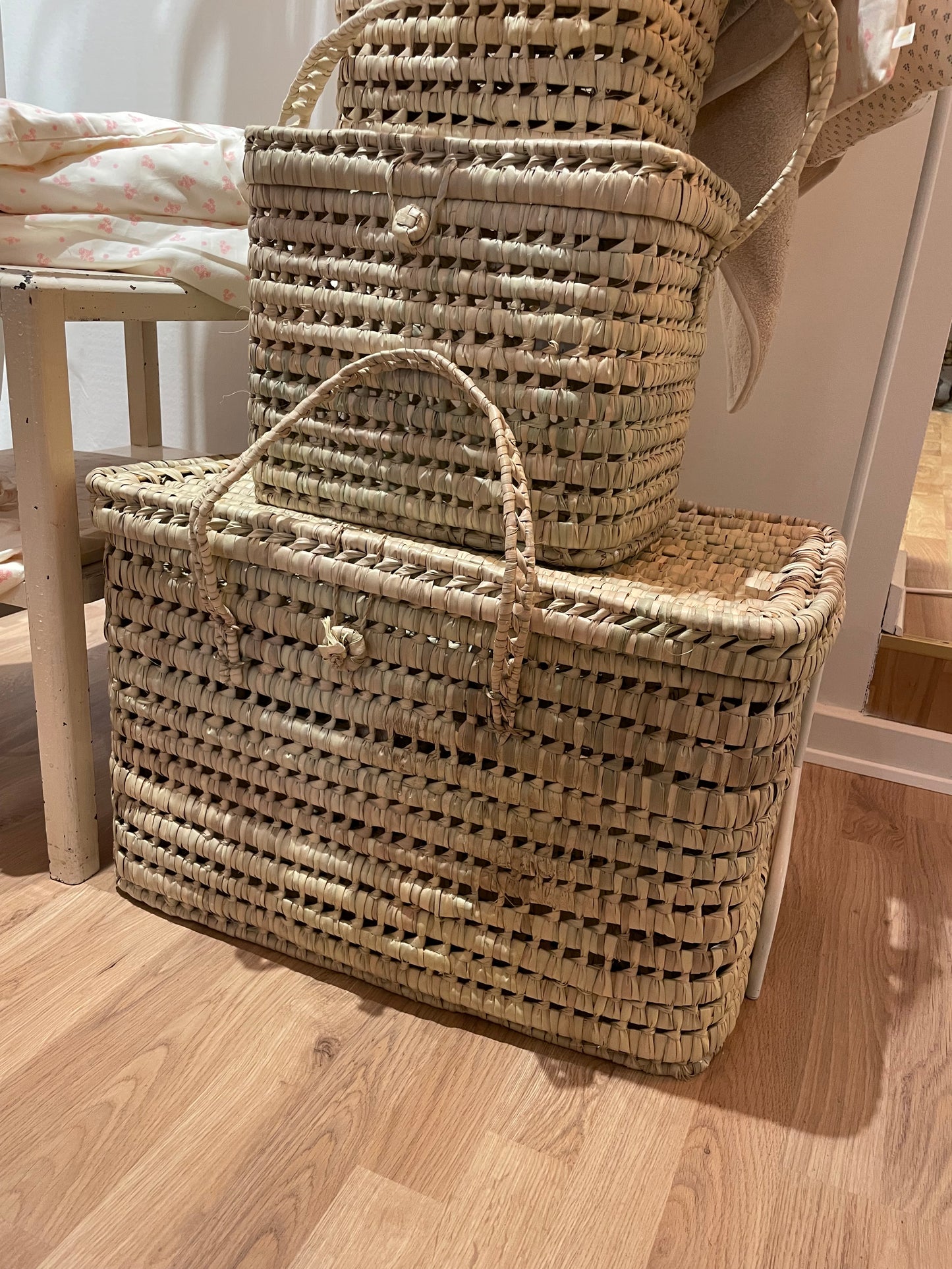 Opbevaringskurv i siv med hanke - XXL