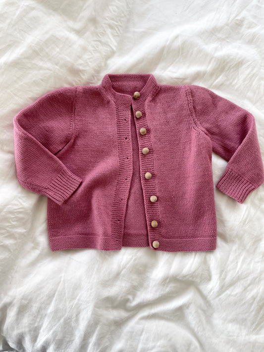 Håndstrikket cardigan i Merino