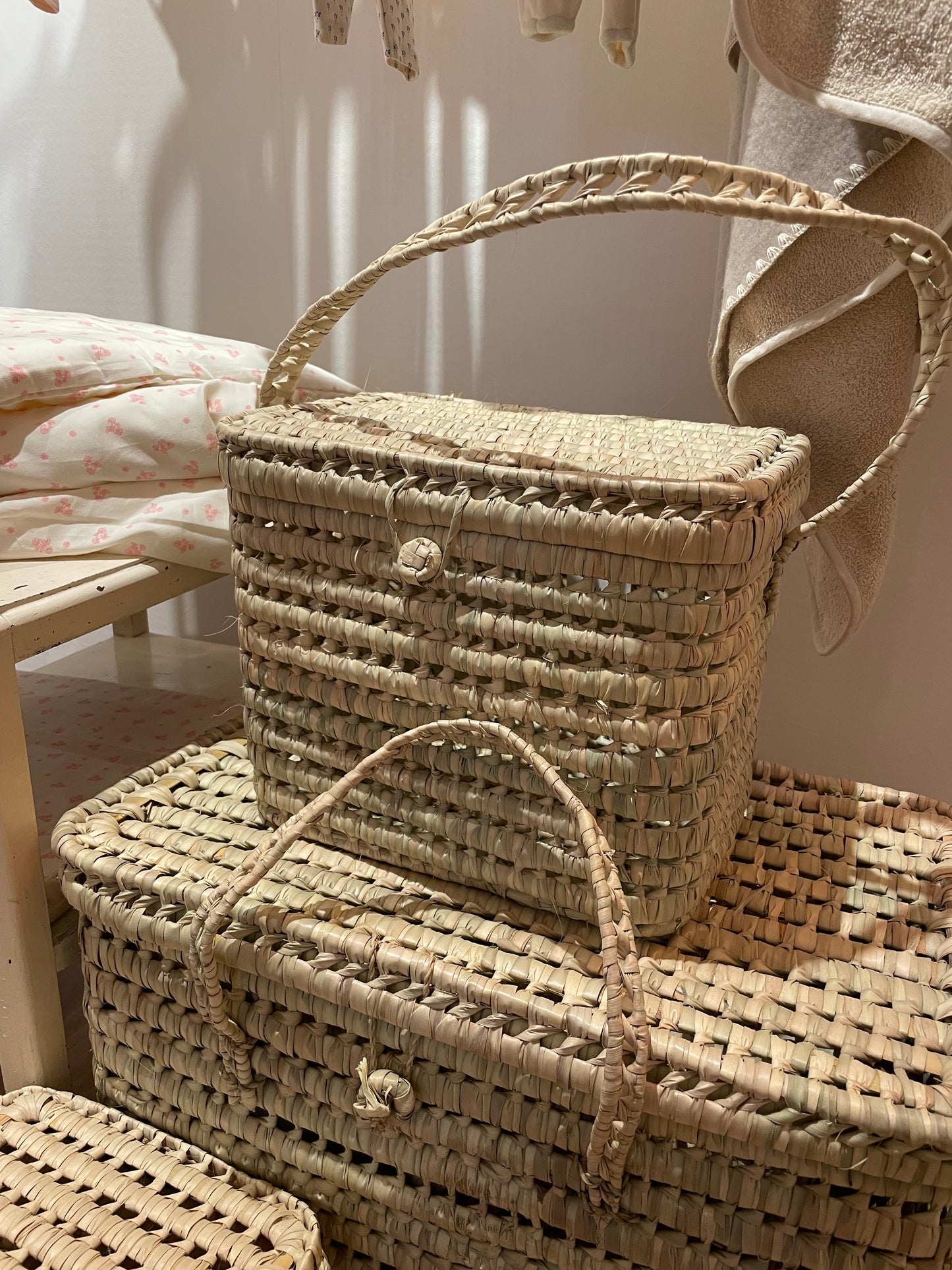 Opbevaringskurv i siv med rem - Large