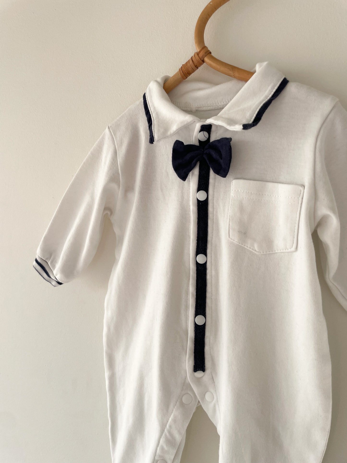 Vintage heldragt med sløjfe str. 3 mdr