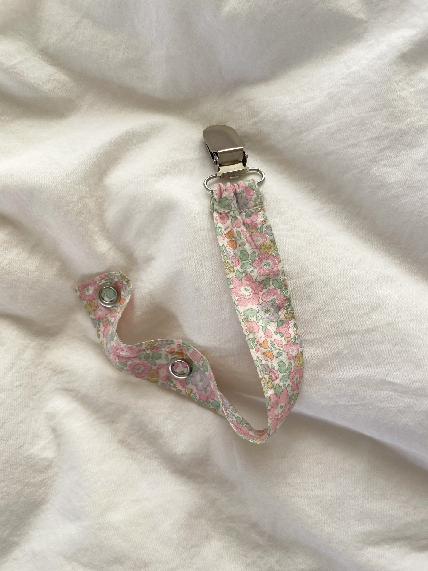 Håndsyet Liberty suttesnor