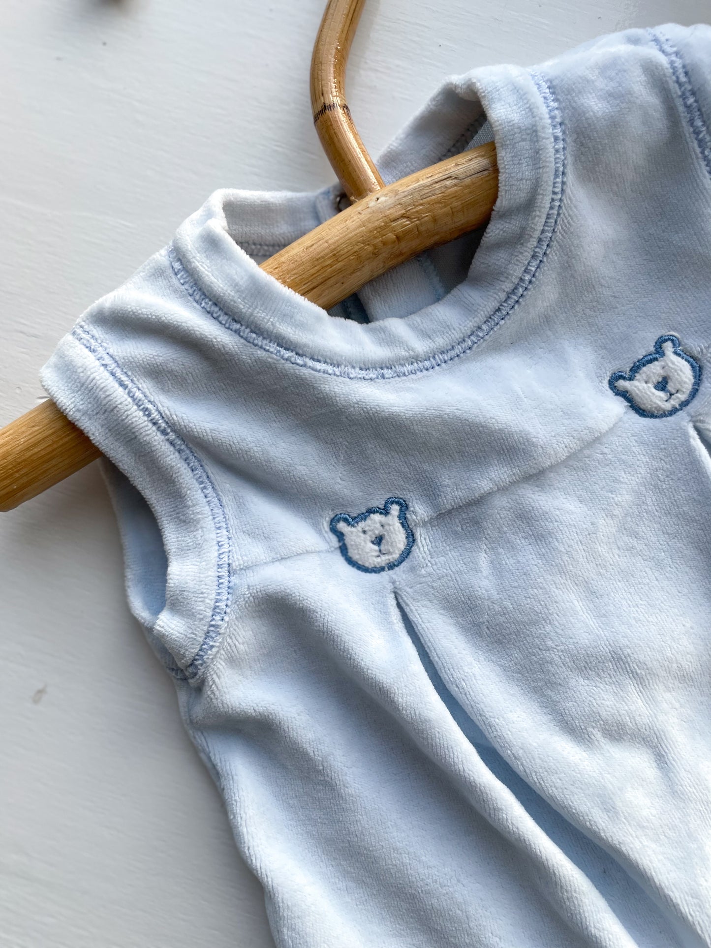 Benetton dragt i velour str. 3-6 mdr