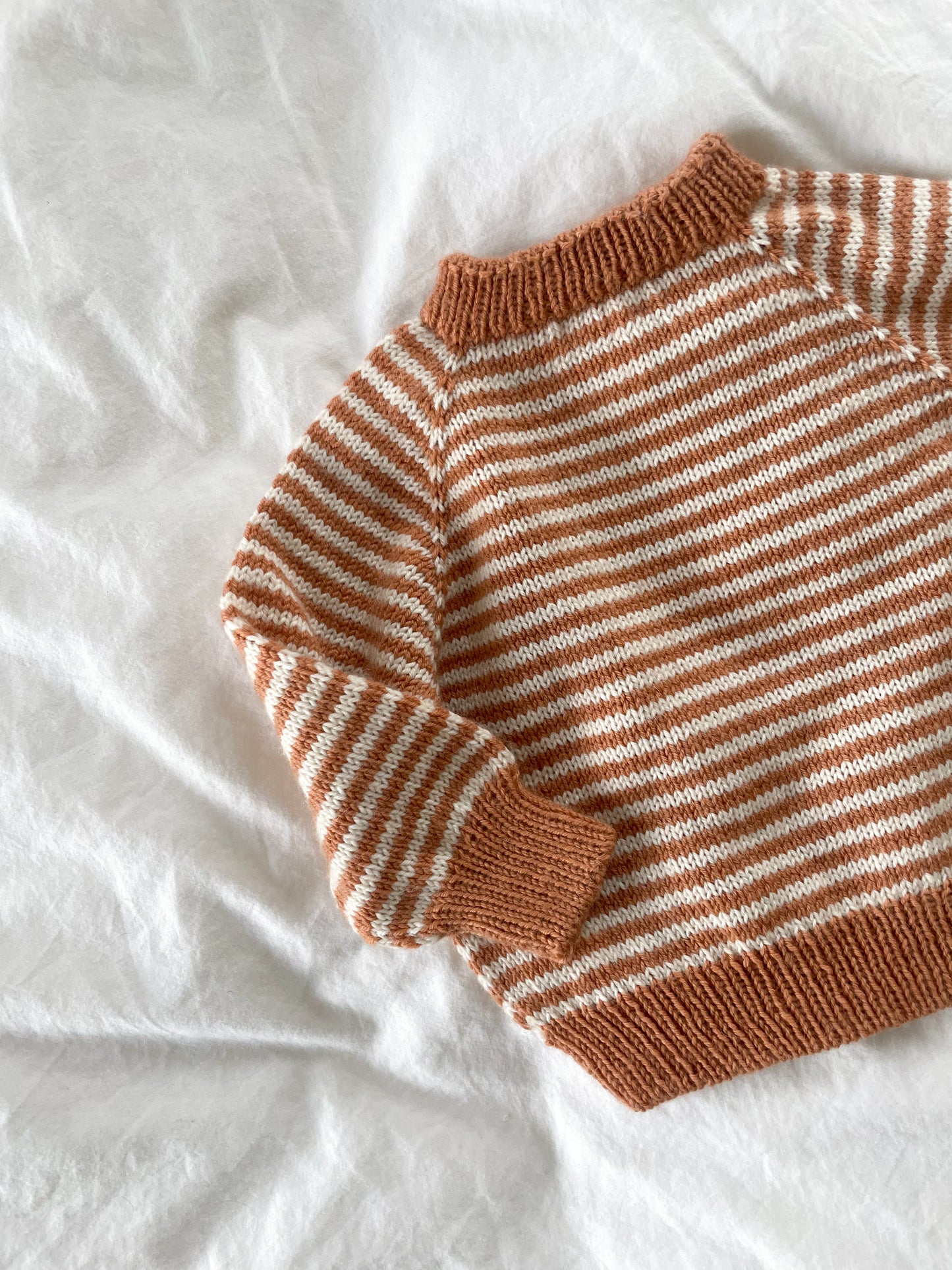 Håndstrikket stribet bluse i uld & kashmir, fv. Clay str. 0-2 mdr