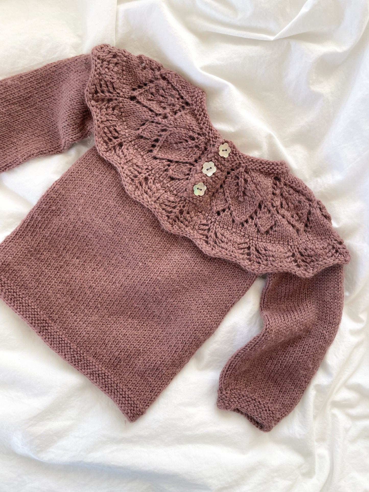 Håndstrikket bluse, uld str. 6 mdr