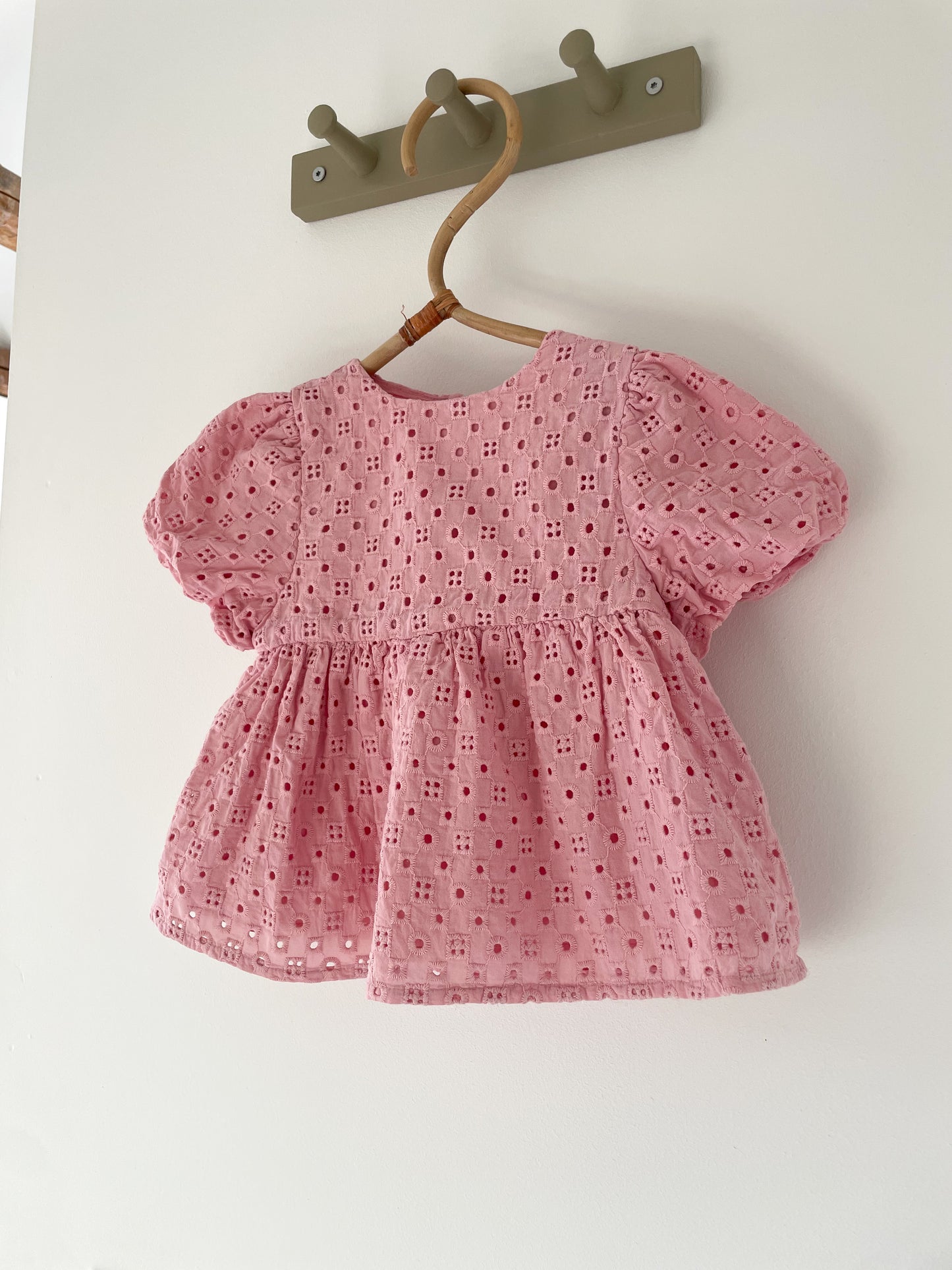 Zara fin lyserød top str. 12-18 mdr