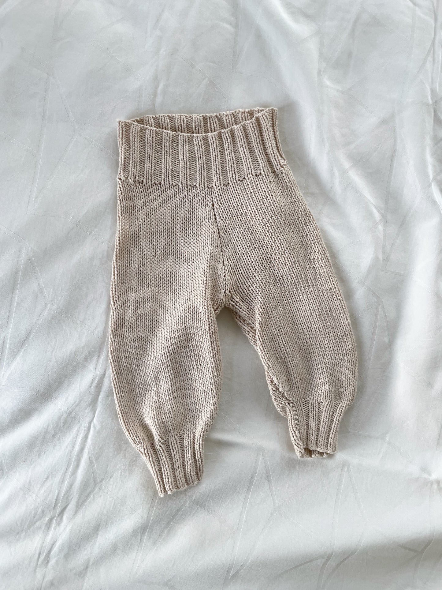 Håndstrikkede bukser str. 0-3 mdr