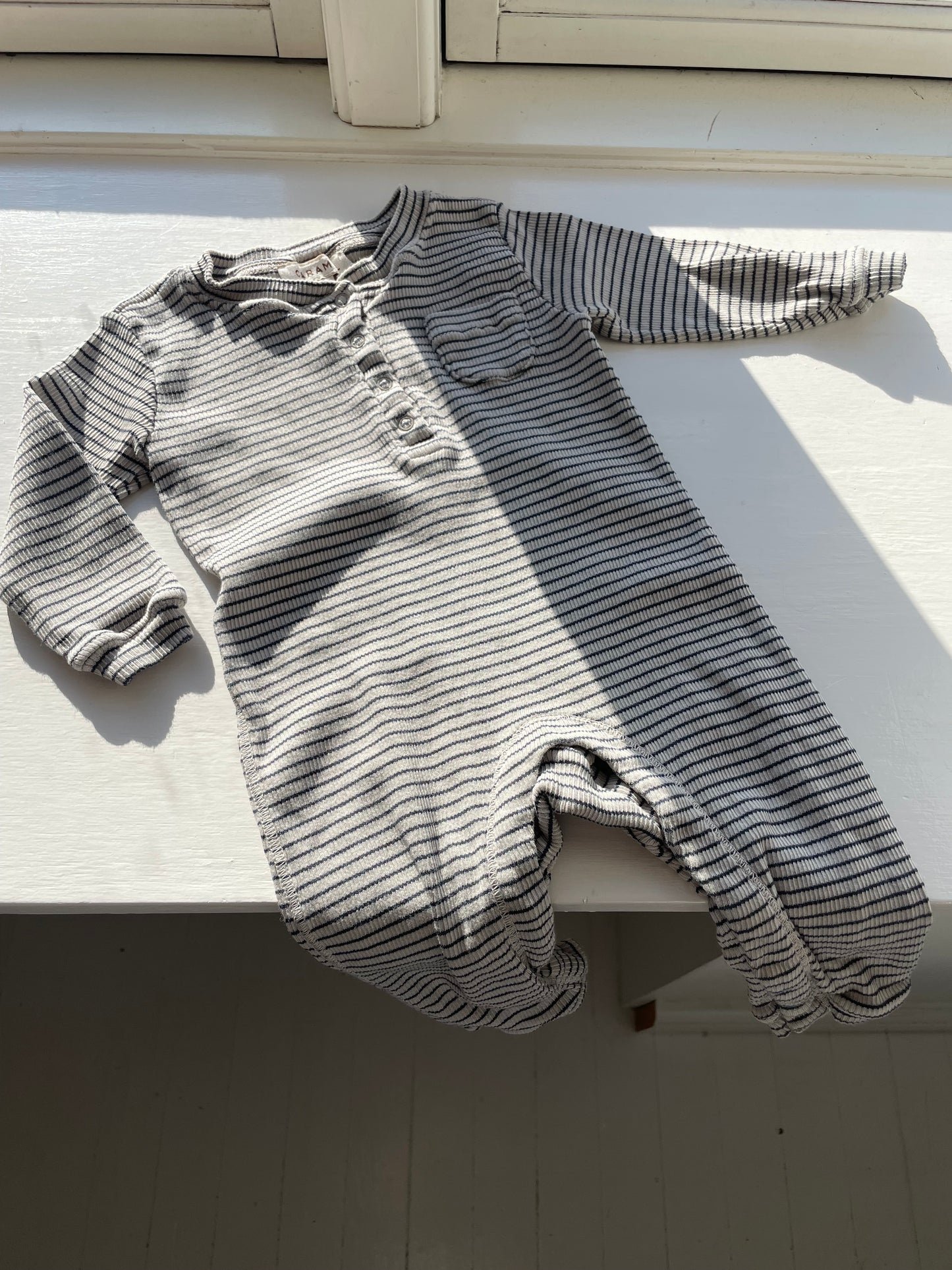 CARAMEL stribet heldragt str. 0-3 mdr