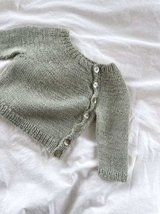 Håndstrikket grøn bluse, Alpaka str. 6-9 mdr