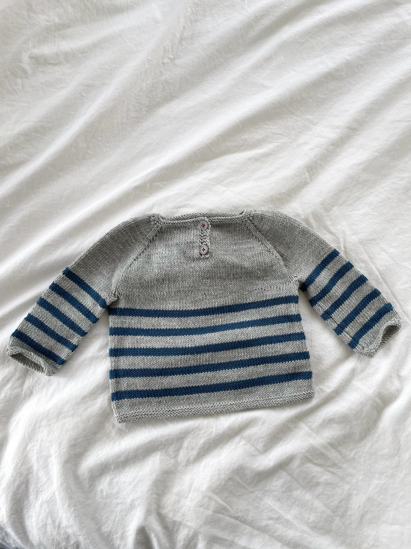 Håndstrikket stribet bluse, Merino str. 6 mdr