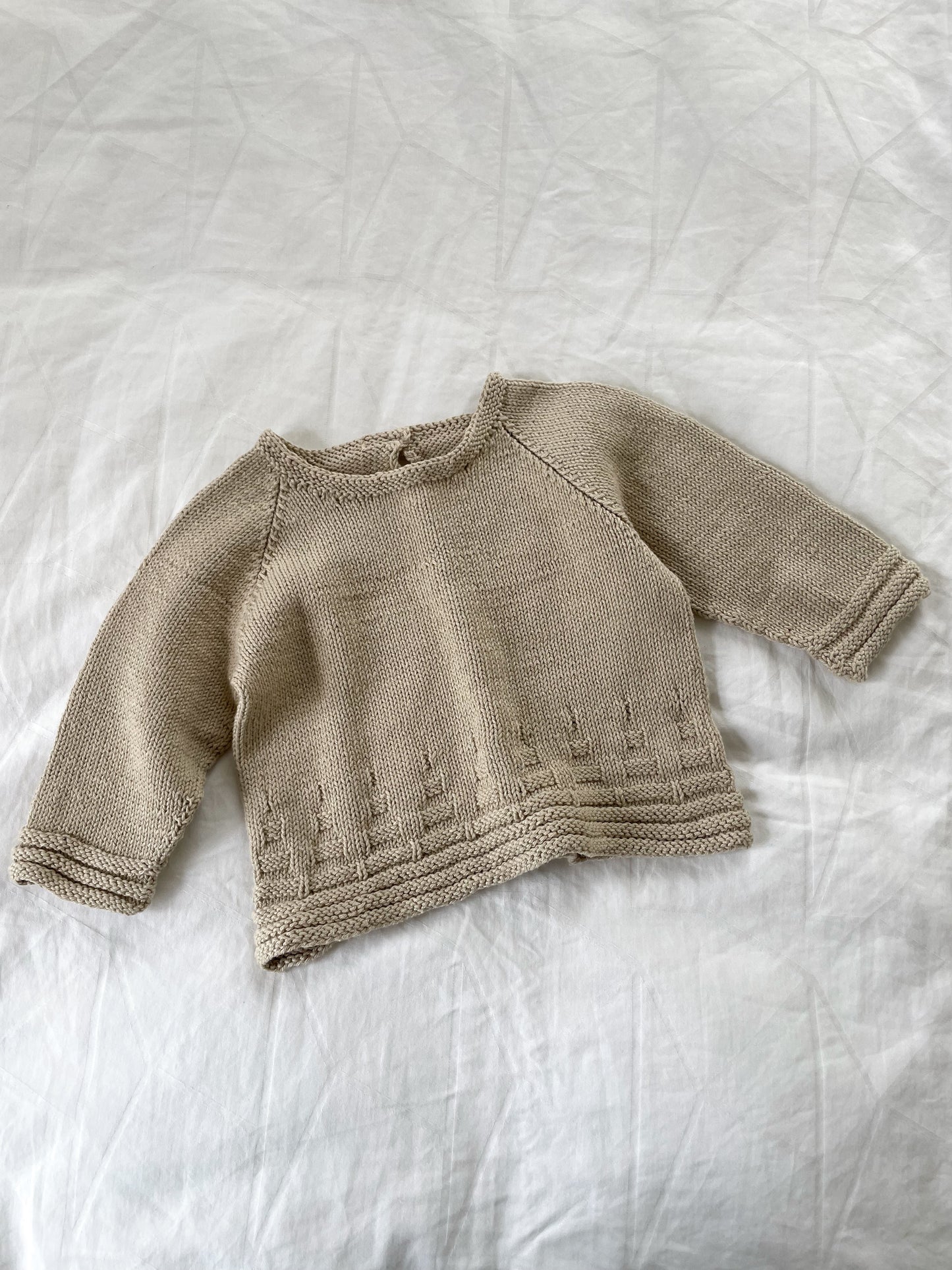 Håndstrikket beige bluse