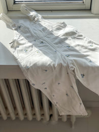 Zara hvide denim overalls med broderi str. 4 år