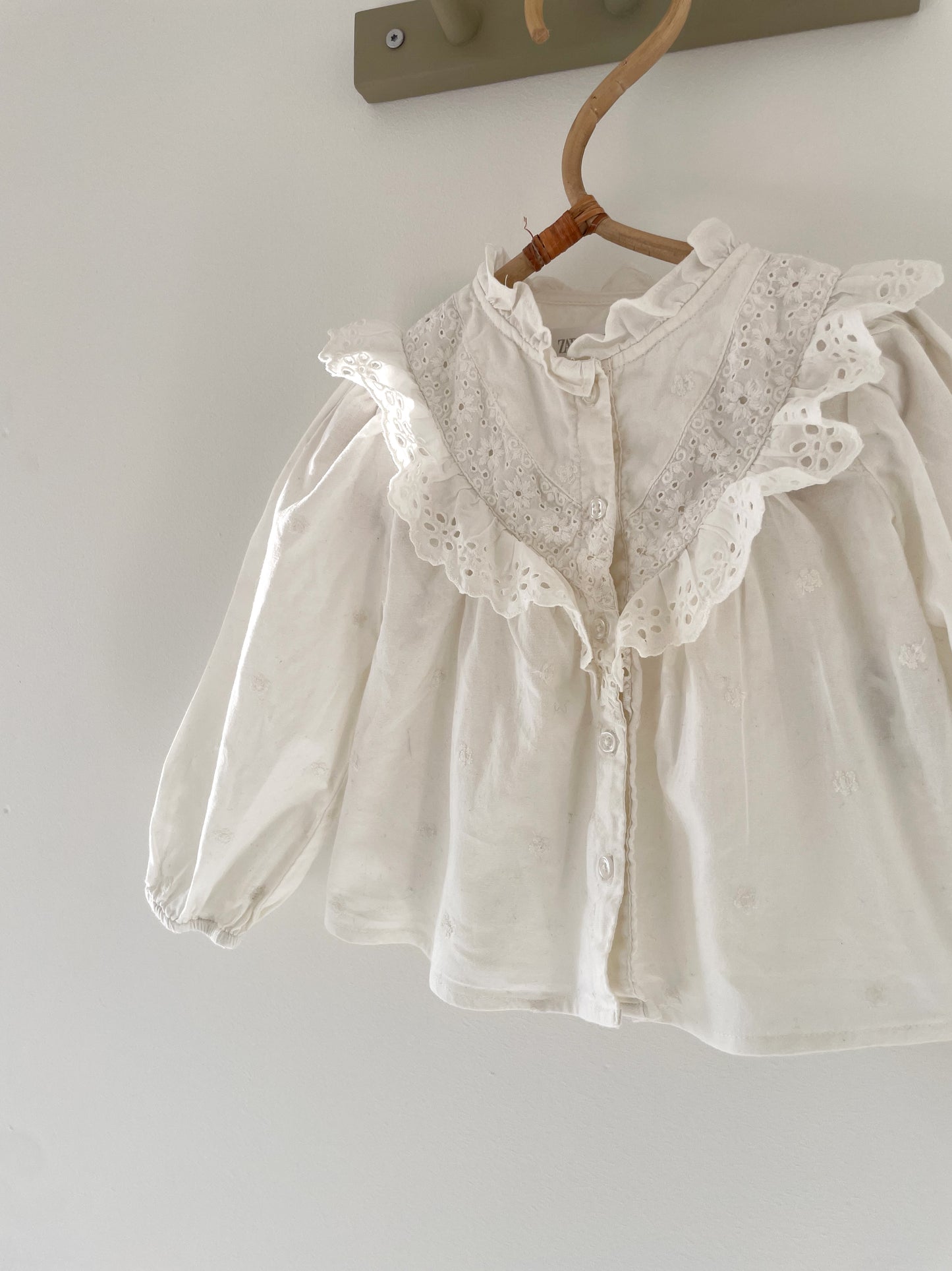 Zara hvid skjortebluse str. 9-12 mdr