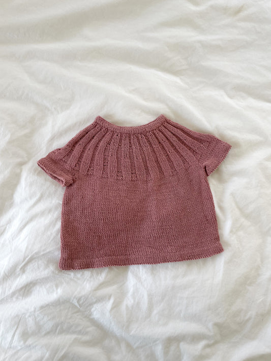 Håndstrikket Sunday Tee, Merino str. 9-12 mdr