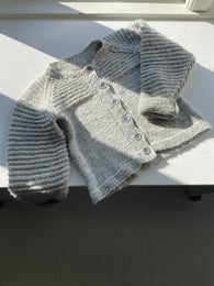 Håndstrikket grå cardigan, Merino str. 9 mdr