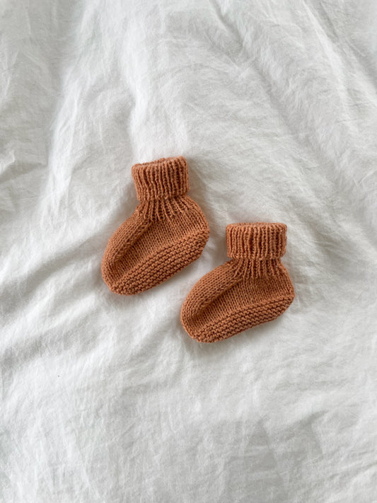 Håndstrikkede futter i Merino, Clay str. 0-2 mdr