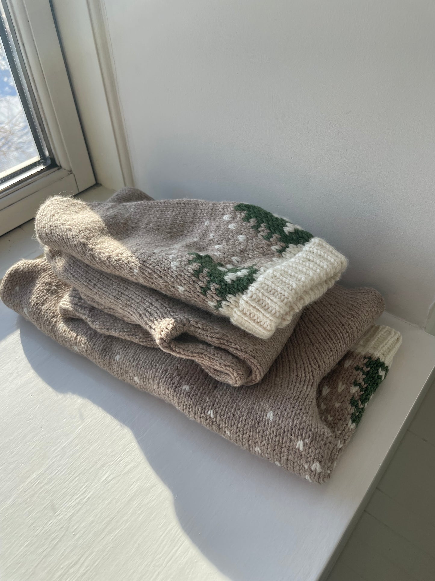 Håndstrikket sæt med 3 dele, Merino str. 86-92