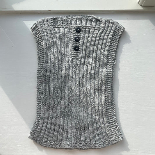 Håndstrikket grå vest, Recycled uld, 18 mdr