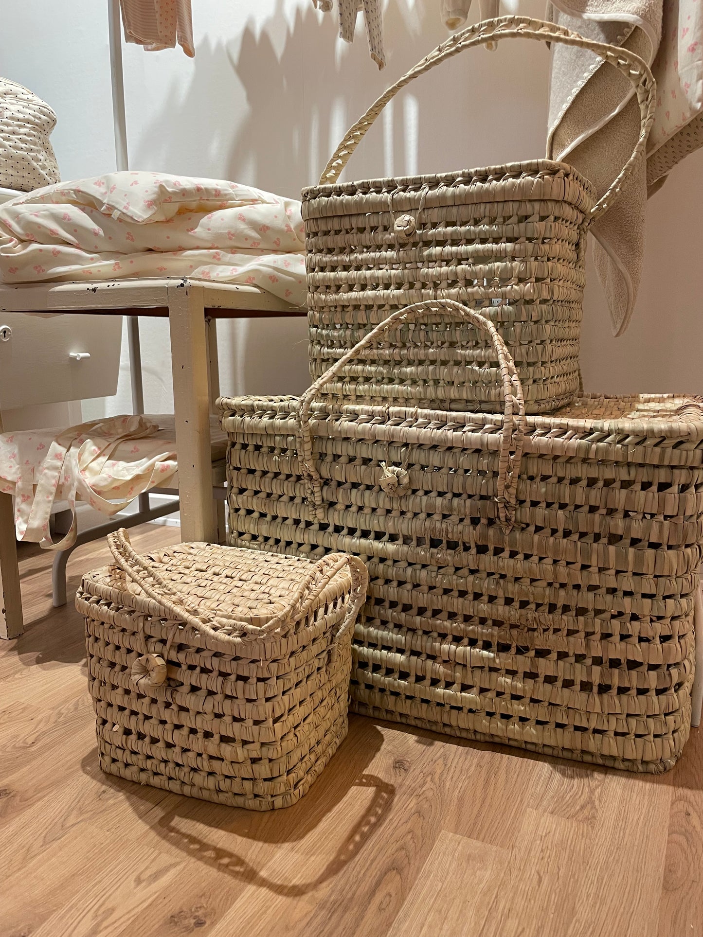 Opbevaringskurv i siv med hanke - XXL